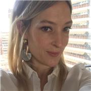 Profesora de Lengua y Literatura y Licenciada en Letras. Quince años de experiencia dando clases a alumnos de ESO y Bachiller en Argentina. 
Además de Lengua y Literatura, he impartido clases de Lingüística general, Sociolingüística y Comunicación social